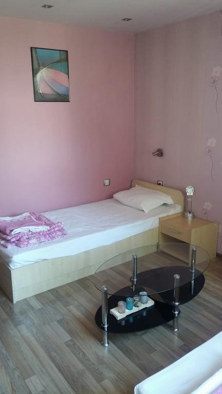 Comfort Guest Rooms Pleven Esterno foto